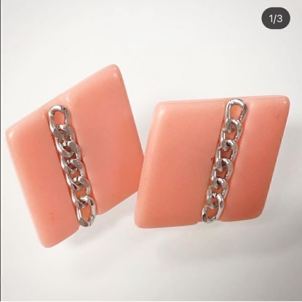 Vintage Pink Acrylic Stud Earrings‎